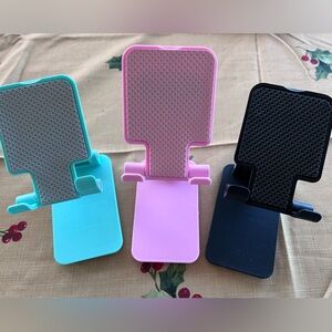 NWT Lot of 3 Phone Stands 1 each Black, Pink and Blue